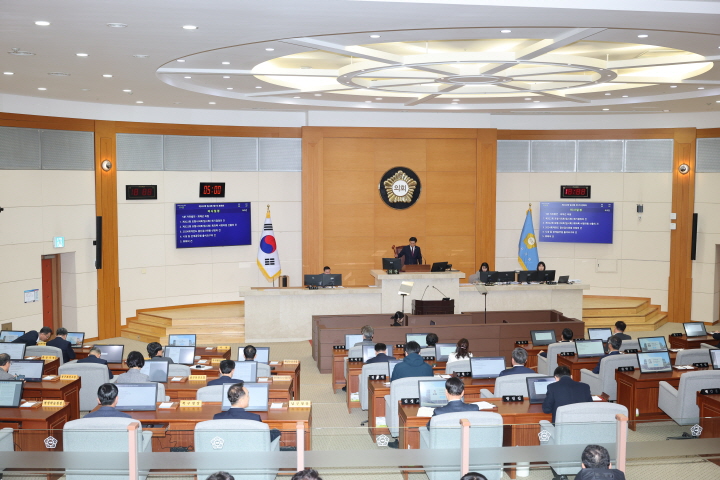 [꾸미기]0304_322회 임시회 본회의 전경.jpg