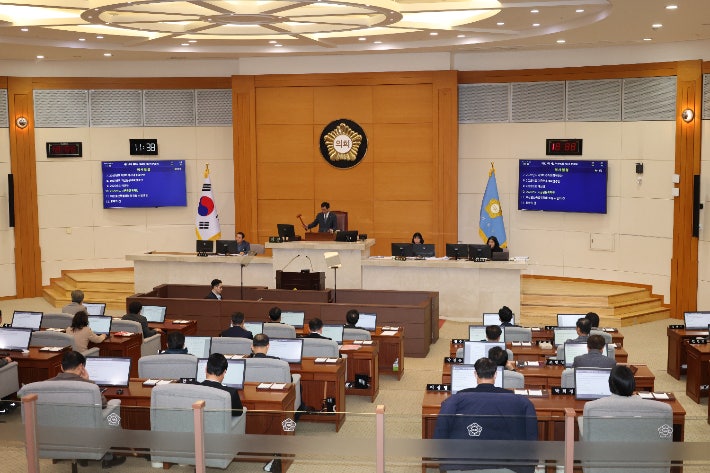 포항시의회 본회의장 모습.jpg